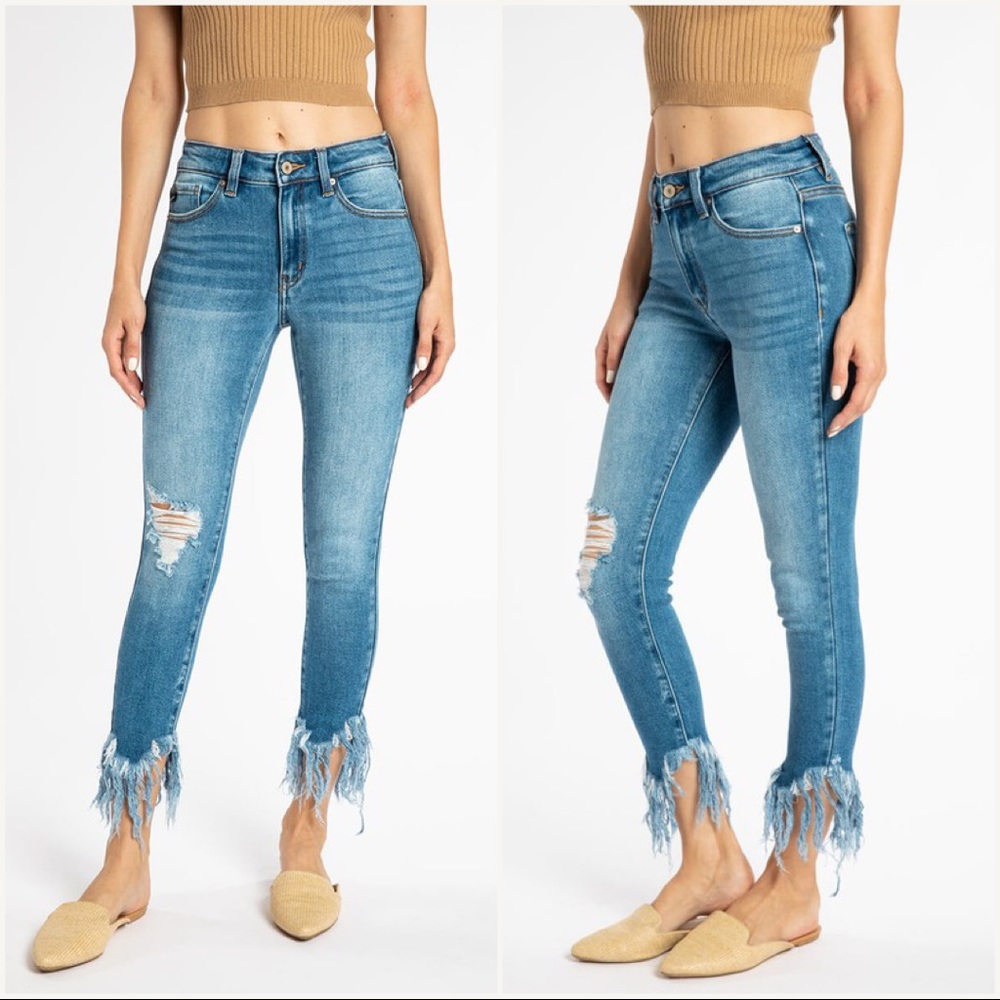 Frayed Ankle Light Wash Jeans - Picture 4 of 7